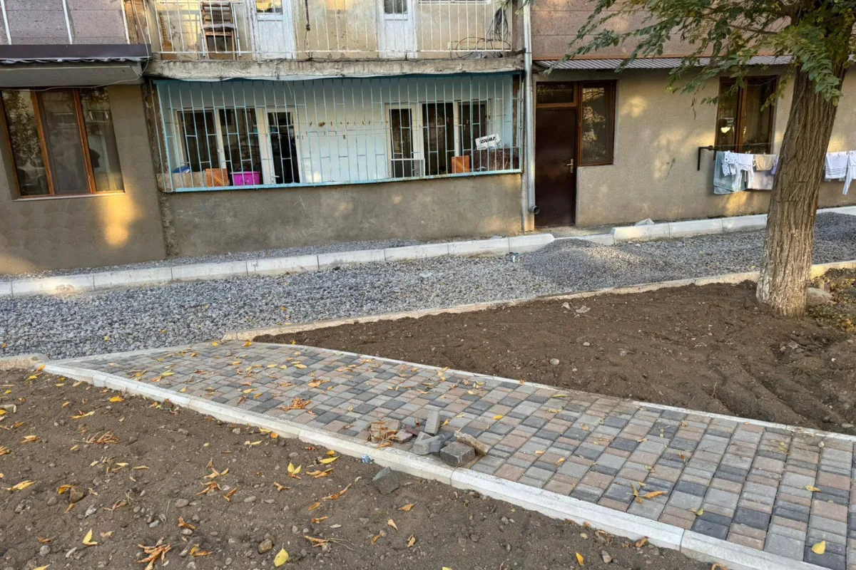 Շնեքի բակեր