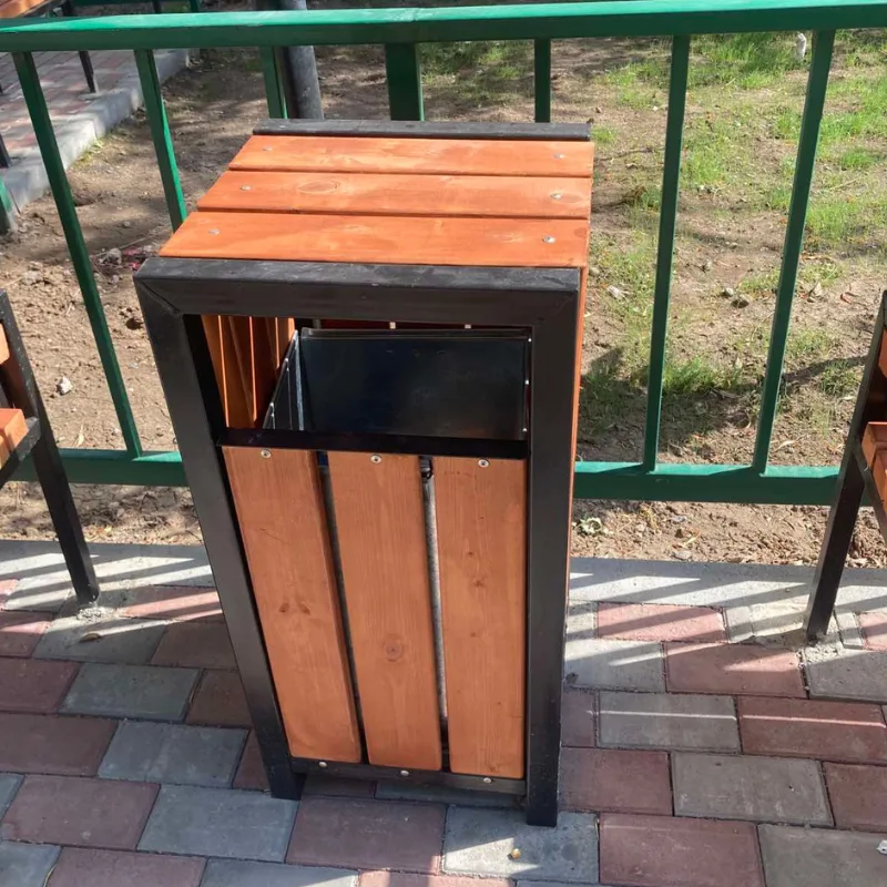 Աղբաման փայտե կարկասով