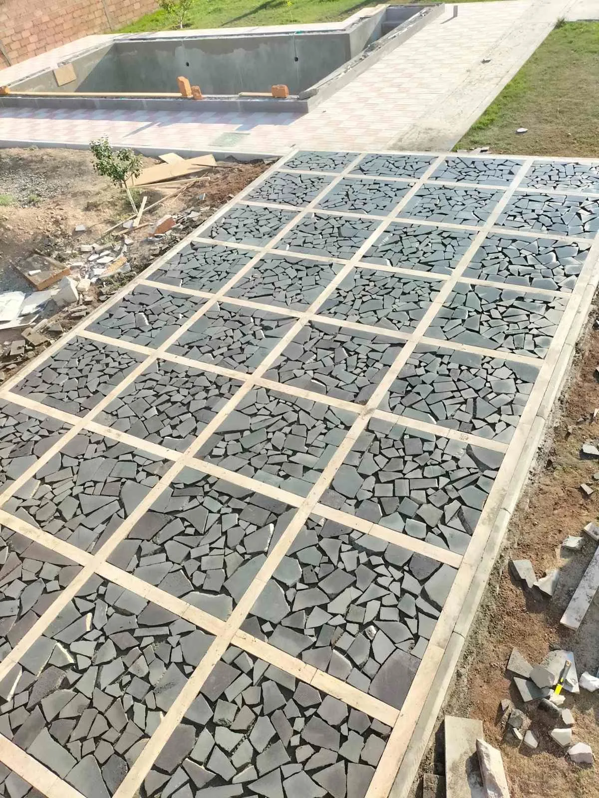 Քարի ջարդի տեղադրում և շարում